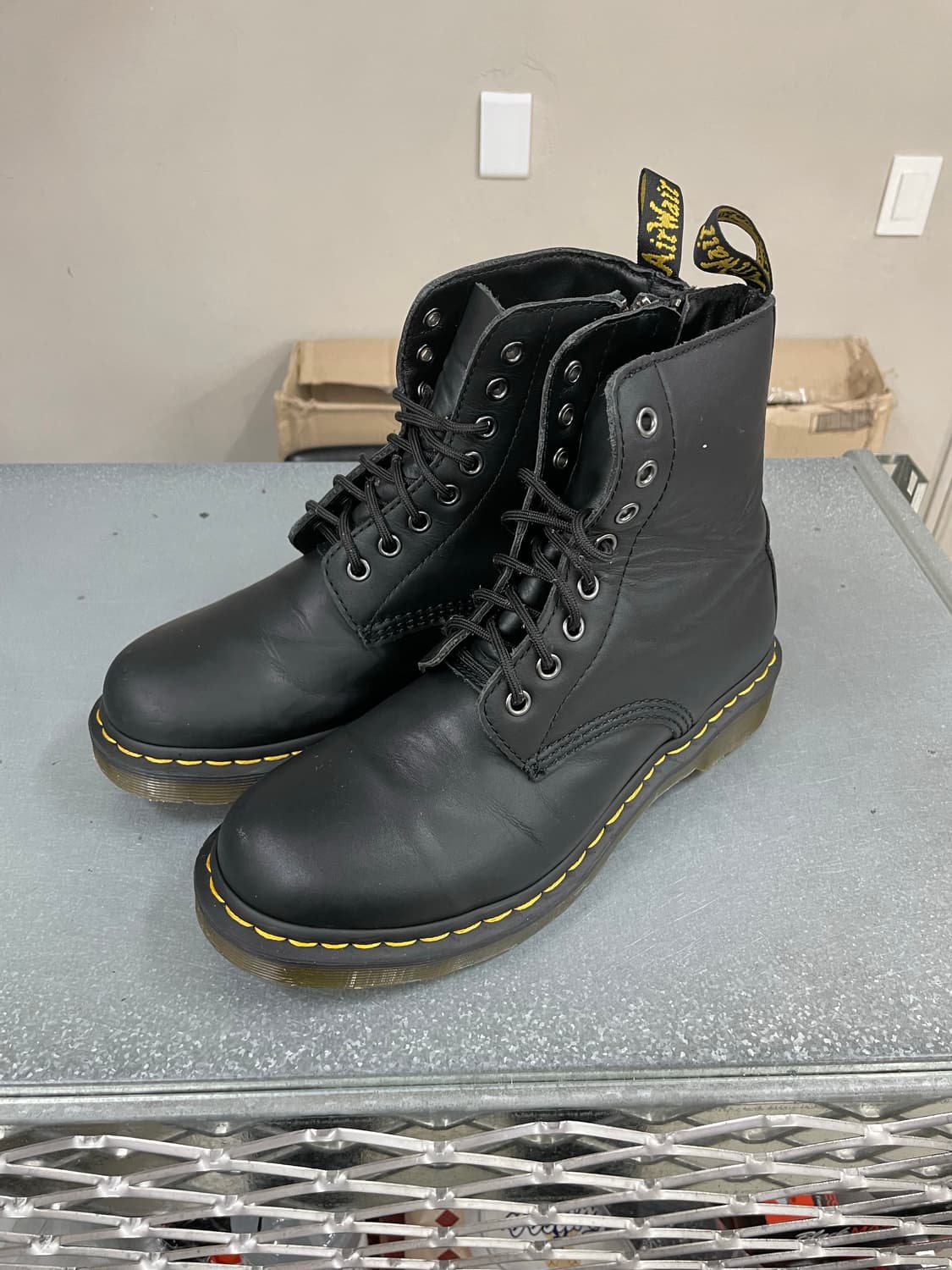 닥터마틴 8홀 레이스업 부츠 UK7 상품이미지2
