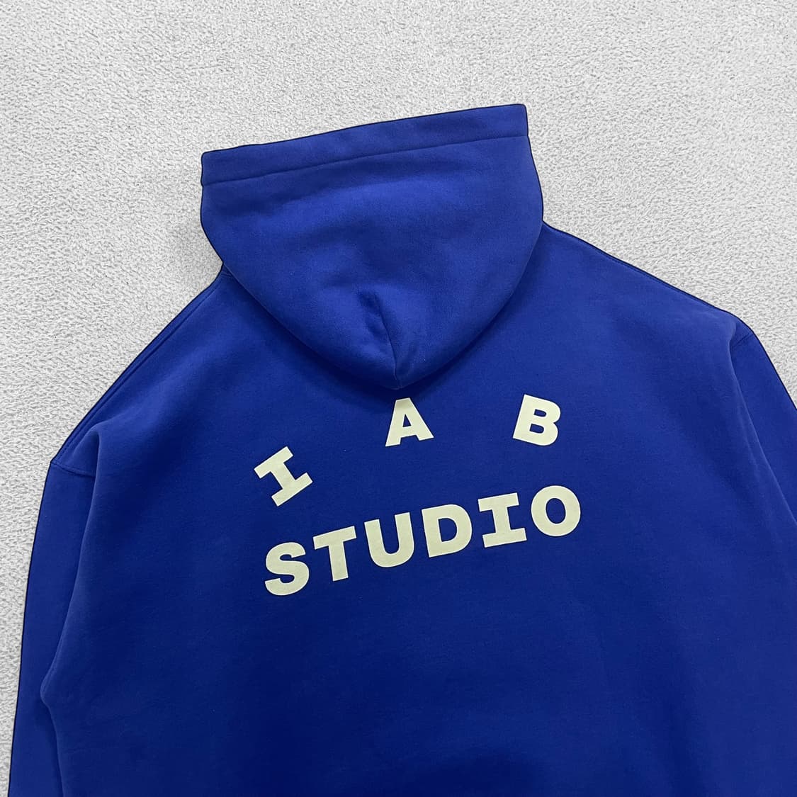 아이앱스튜디오 x 호가든 코튼 블루 후드티 블루 상품이미지3