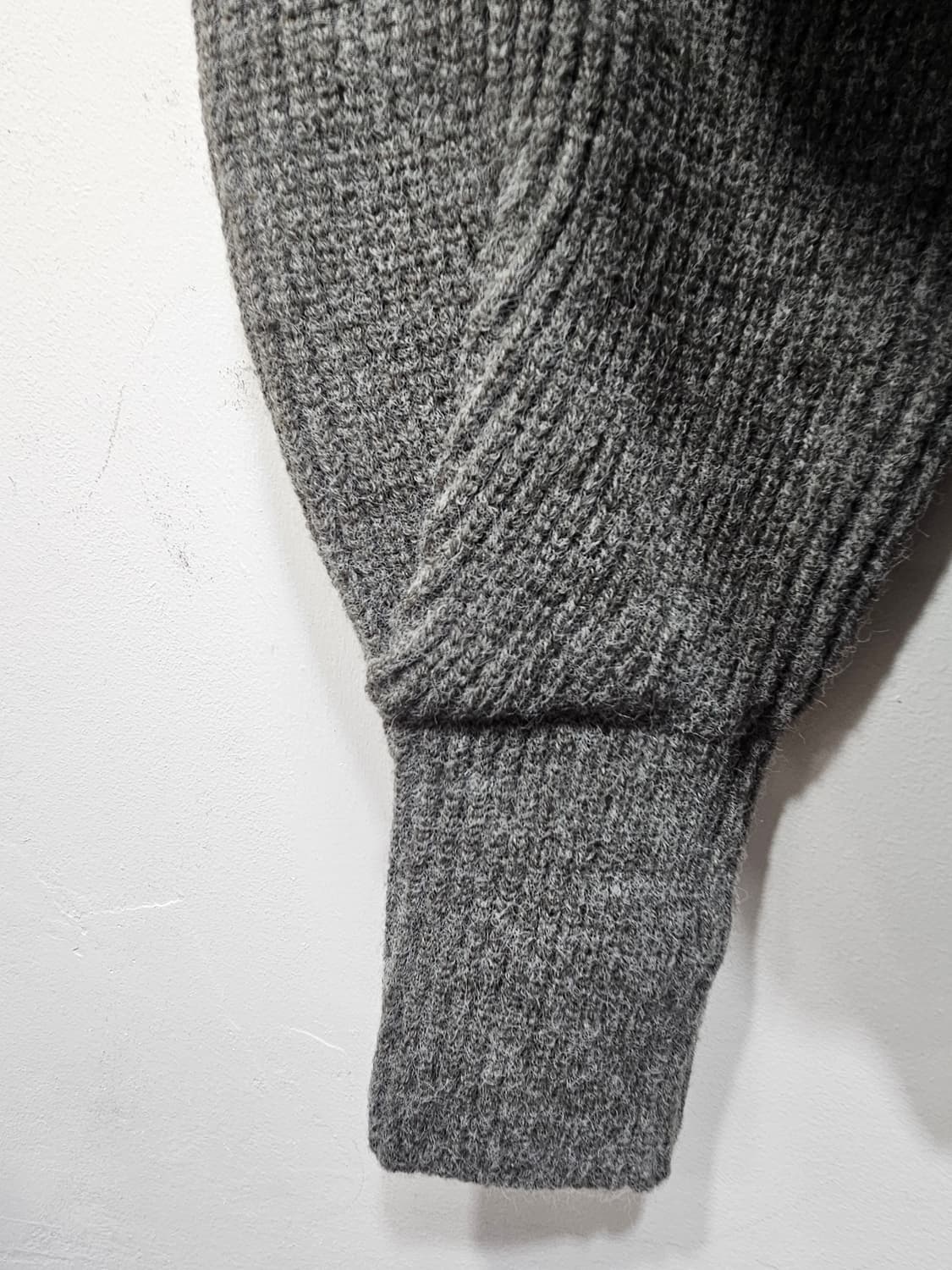 도톰 회색 니트 가디건 상품이미지8