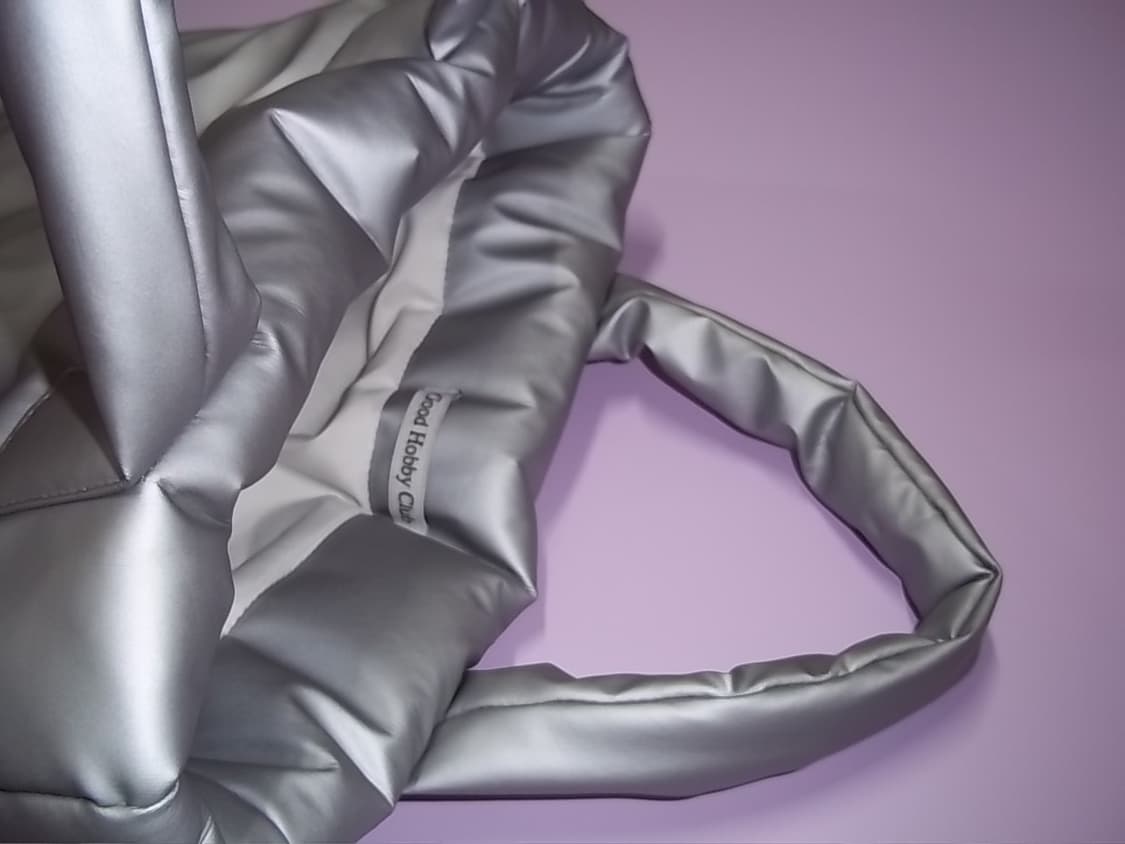 굿하비클럽 실버 패딩백 상품이미지2