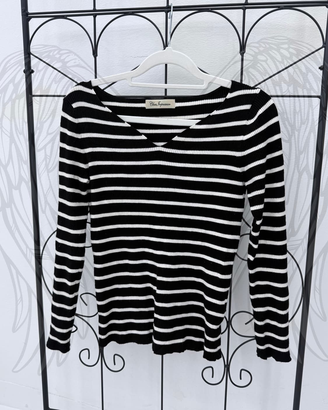 블랙 & 화이트 스트라이프 T 상품이미지1