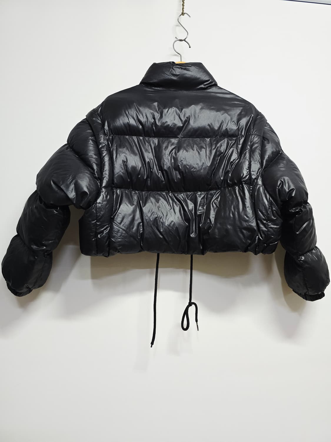 OUR 블랙 크롭 숏패딩 상품이미지5