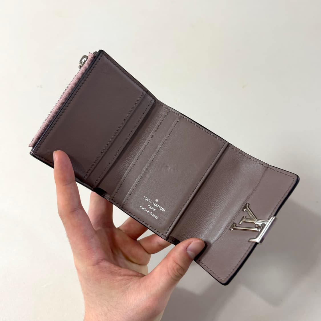 [OS/당일출고]루이비통 카퓌신 여성 반지갑 상품이미지5