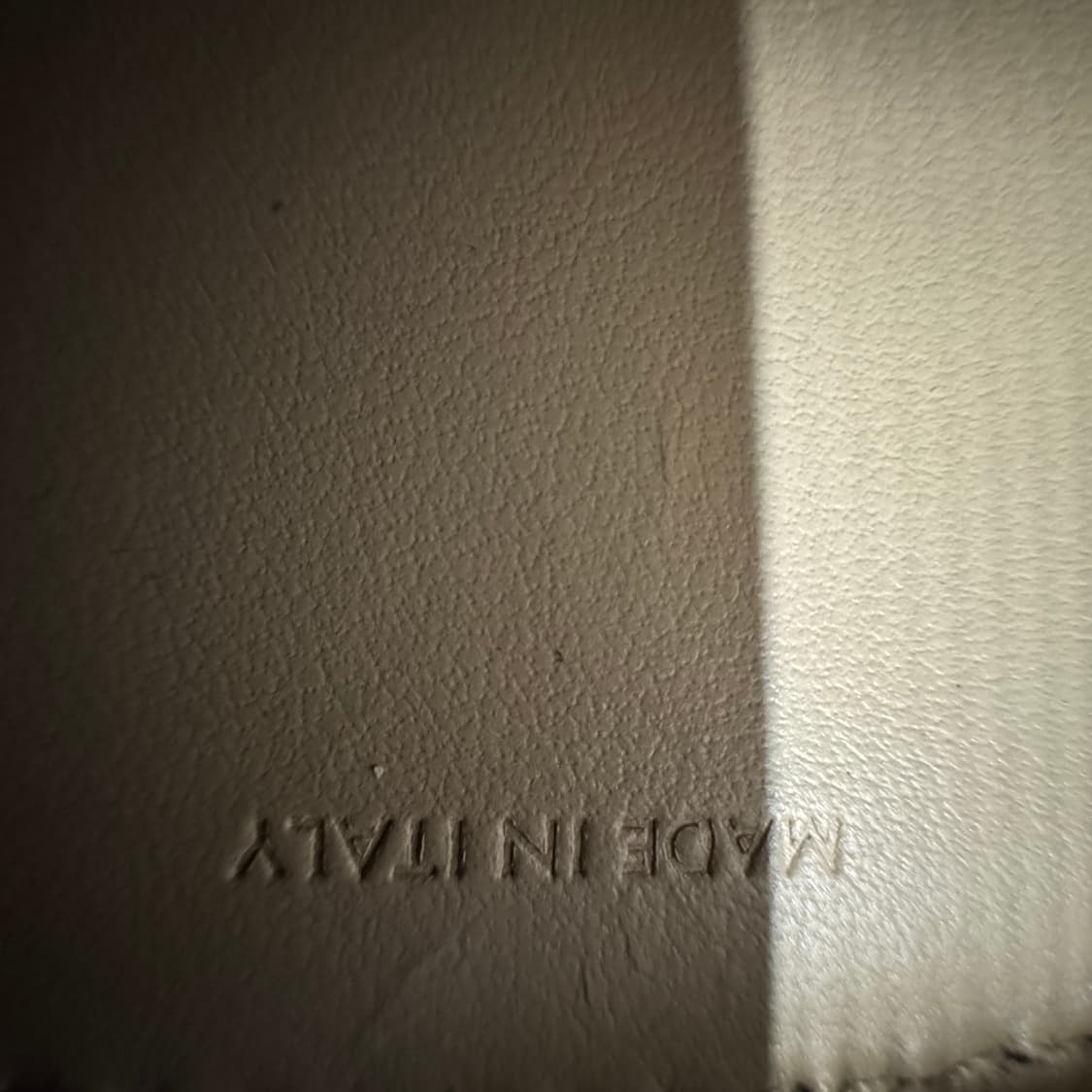 셀린느 오벌펄스 라이스 크로스백   상품이미지9