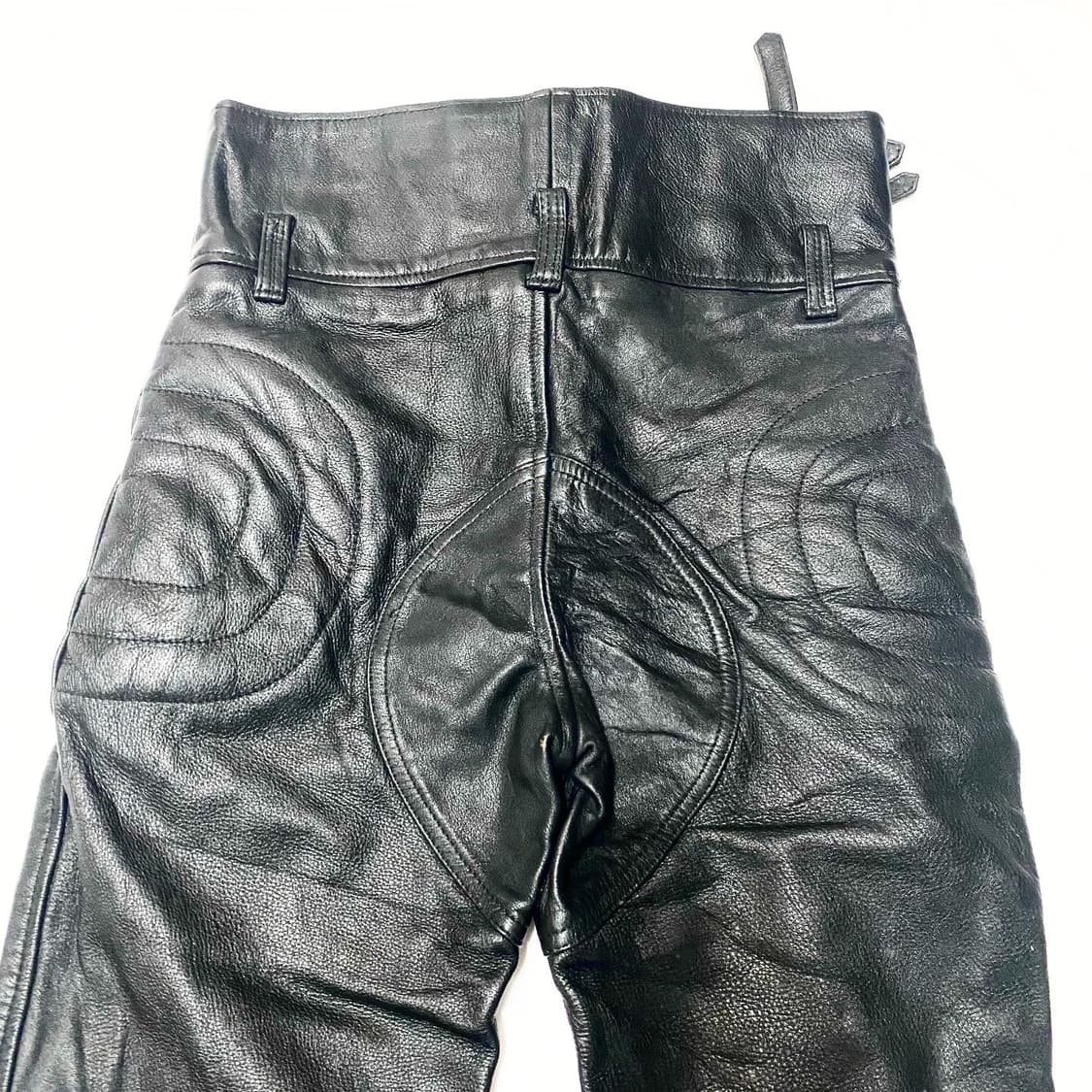 MOTO RICH - 소가죽 레더 바이커 팬츠 상품이미지5