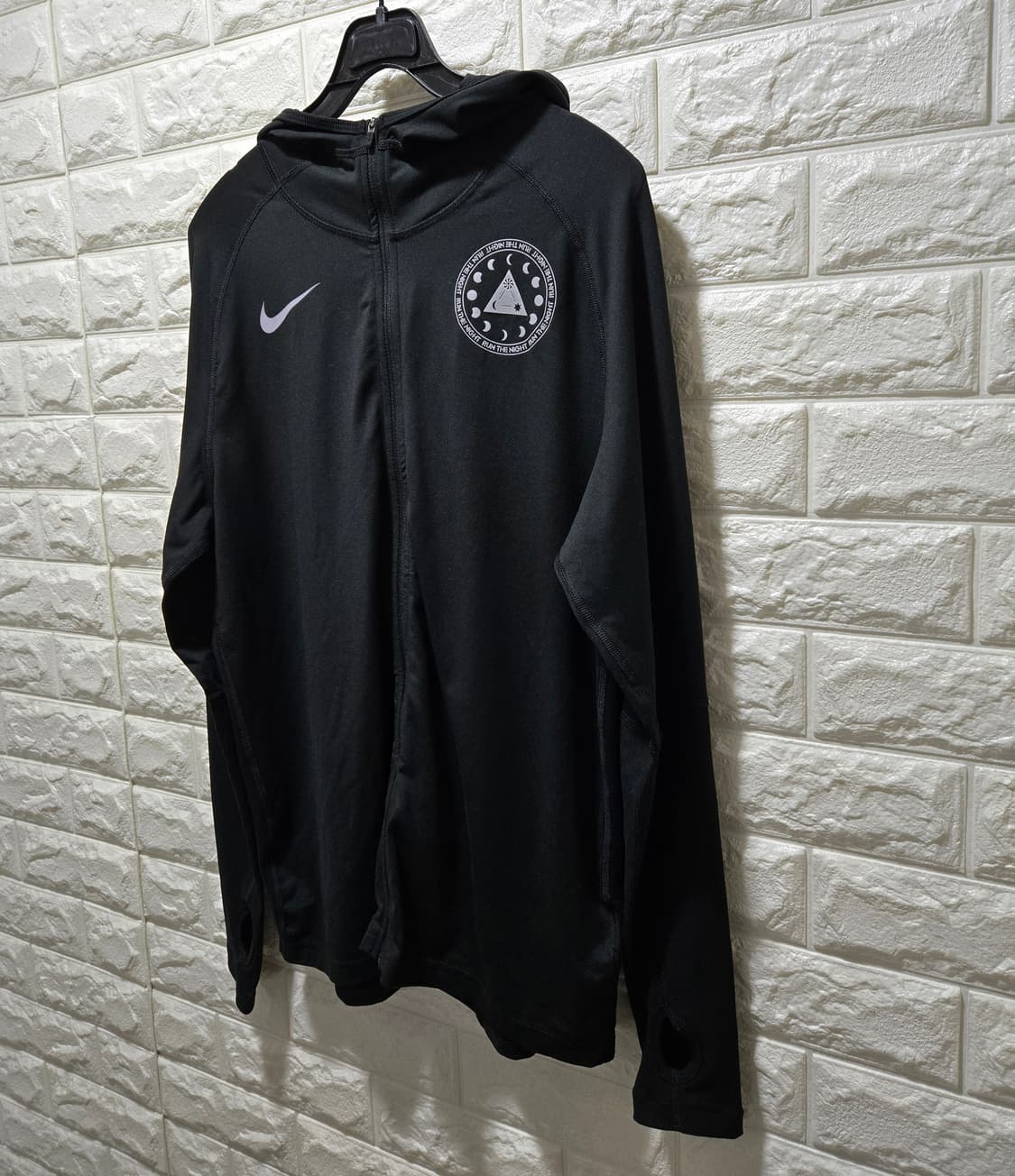 거의새것/ 나이키 엘레멘트 솔스티스 런 더 나잇 러닝 후디 M 상품이미지4