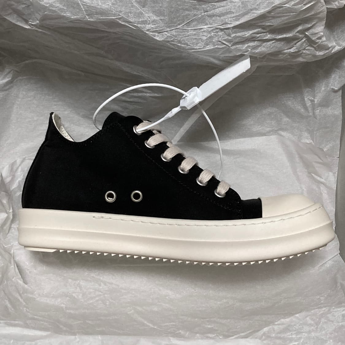 릭오웬스 다크쉐도우 컨버스 로우 라몬즈 36 상품이미지3