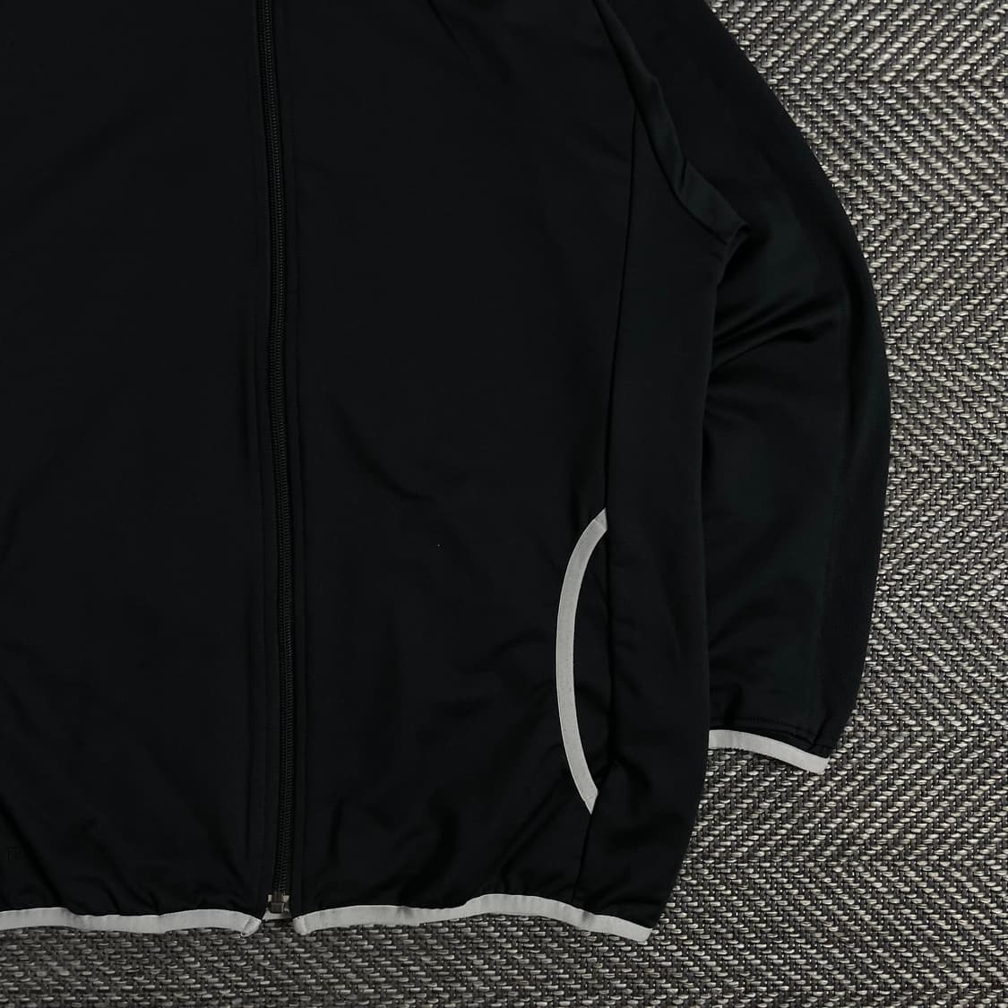 나이키 드라이핏 스우시로고 블랙 올드스쿨 트레이닝 자켓 y 3031 상품이미지3
