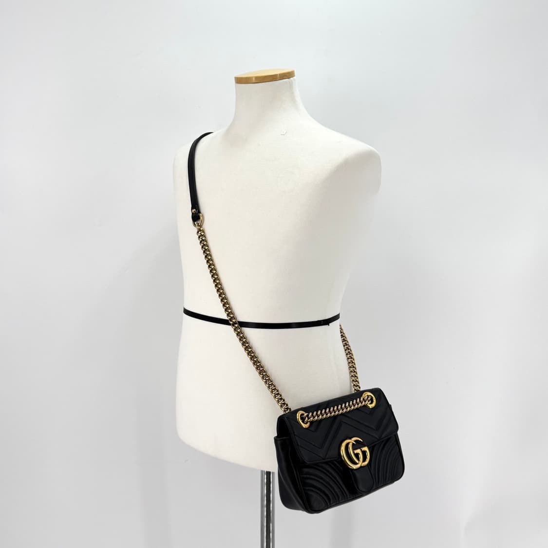 [감정완료] 구찌 마틀라세 스몰 체인 크로스백 블랙 상품이미지3