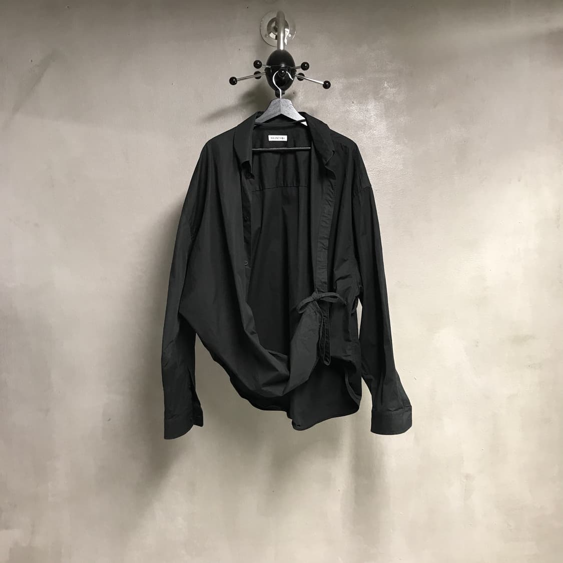 발렌시아가 블랙 셔츠 34 상품이미지1