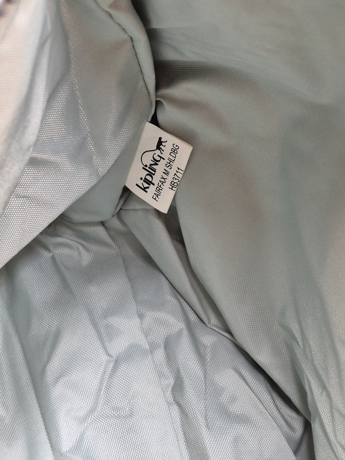 키플링 Fairfax M 네이비 숄더백입니다. 숄더백 뿐만 아니라 크로스 상품이미지6