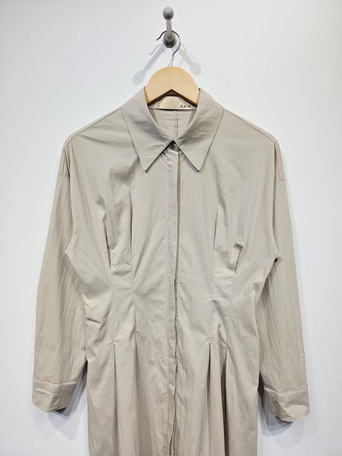 NAIN 나인 핀턱 셔츠 롱 원피스 베이지 상품이미지3