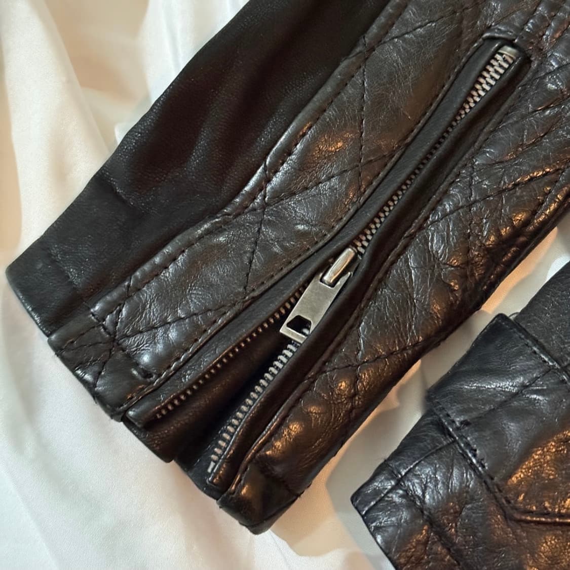 솔리드옴므 우영미 12fw 램스킨 바이커 레더자켓 상품이미지4