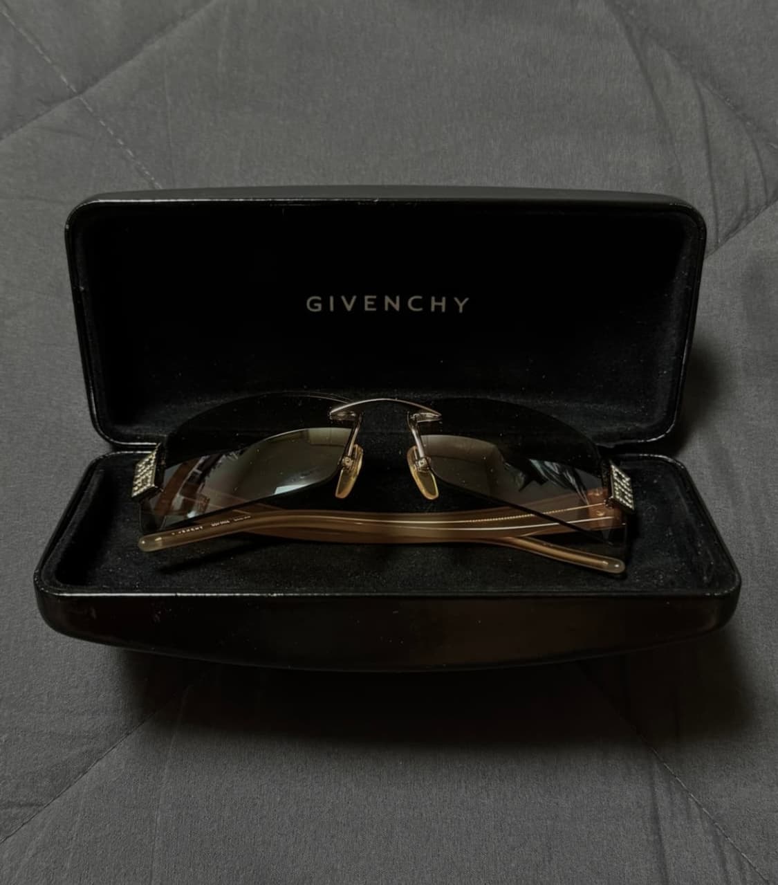 Givenchy Geek Chic Rimless Sunglasses 상품이미지1