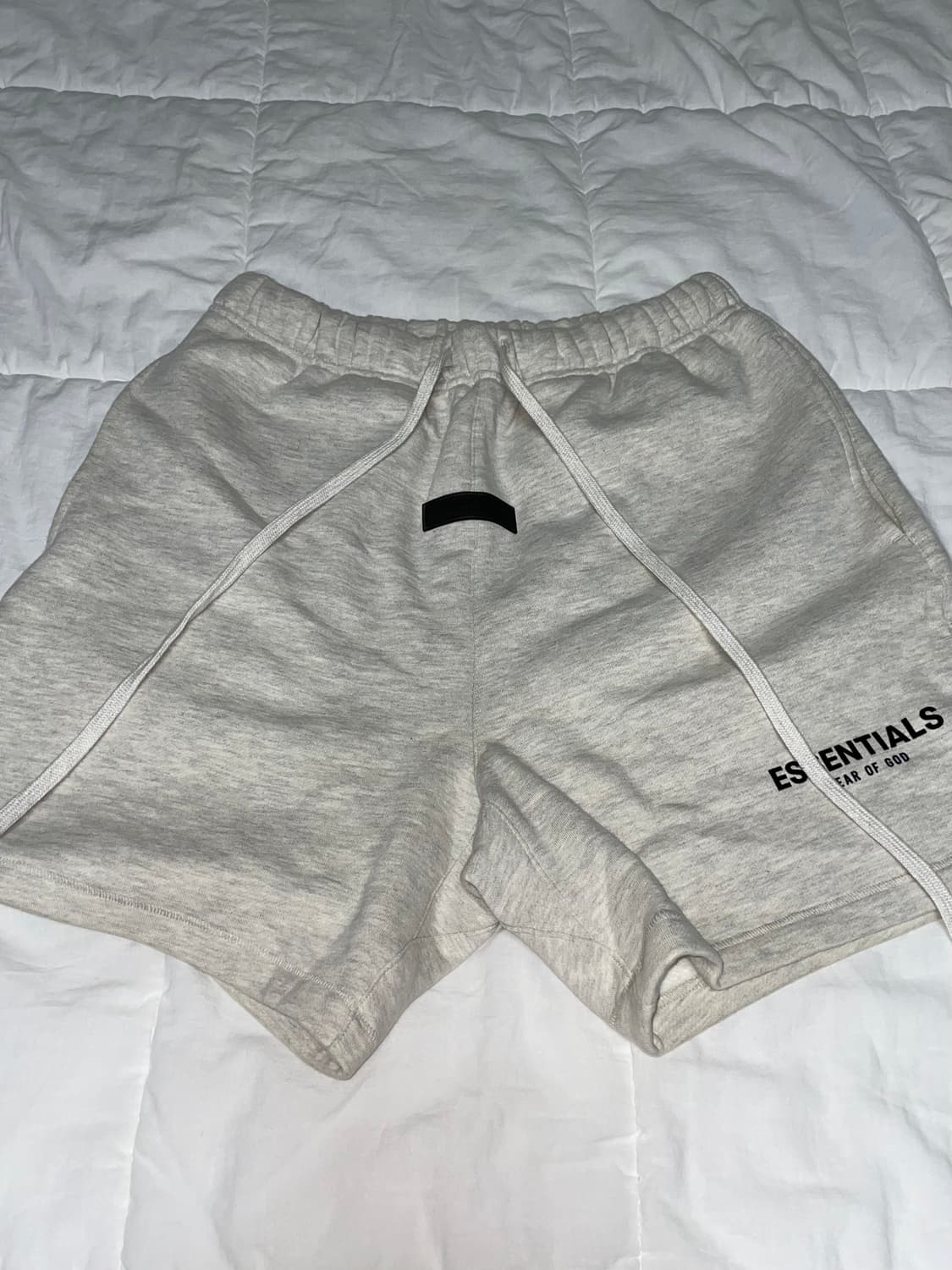 에센셜 더 코어 컬렉션 스웨트쇼츠 라이트 오트밀 s사이즈 상품이미지1