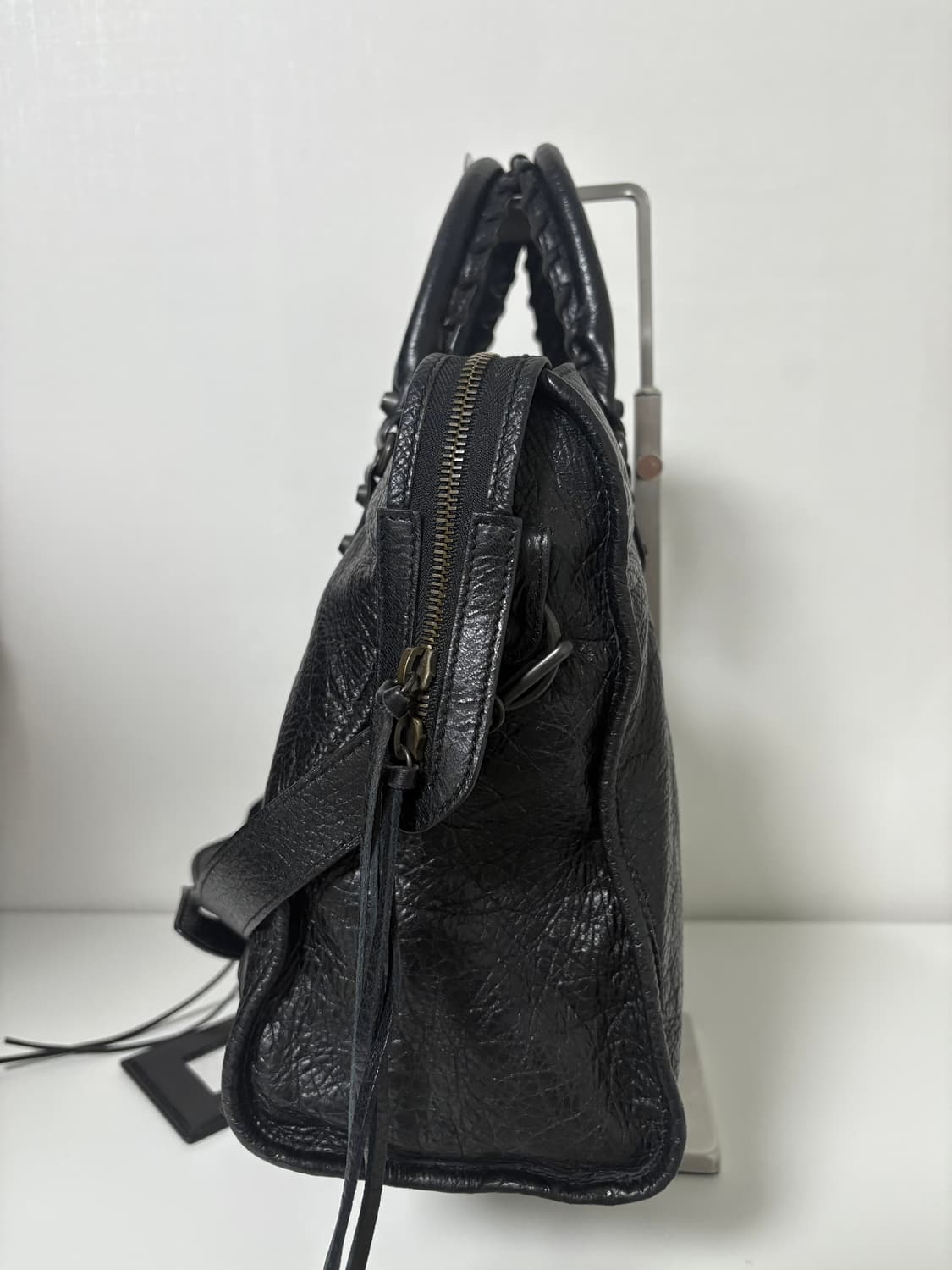 발렌시아가 시티 모터백 블랙 상품이미지3