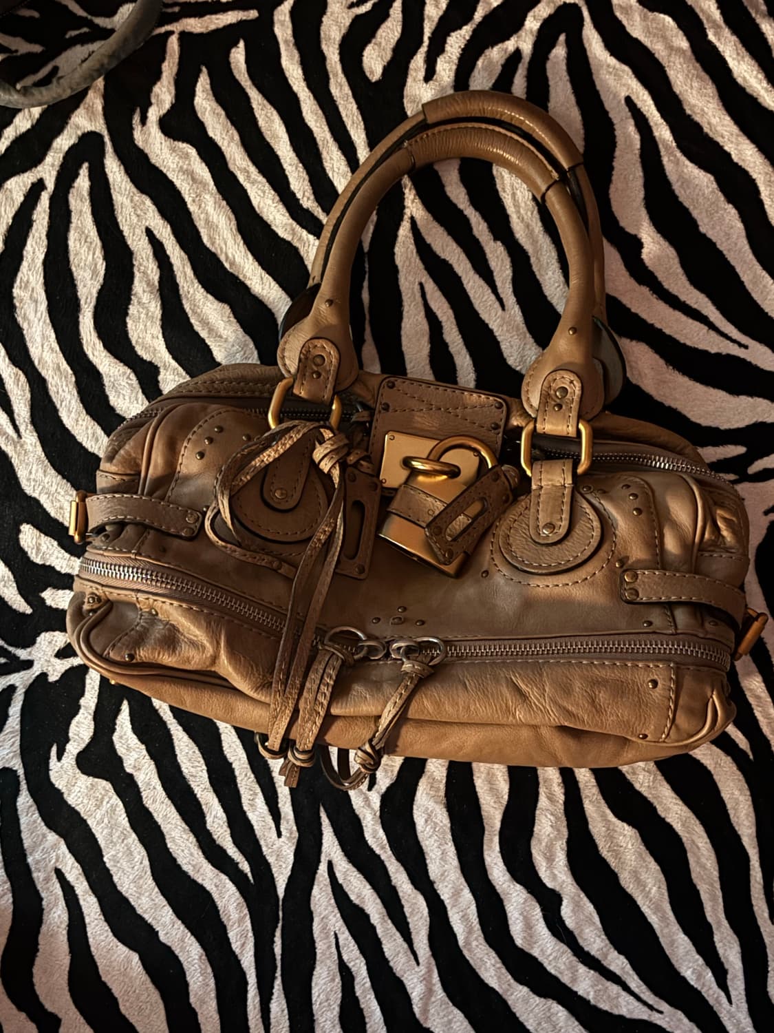 끌로에 패딩턴백 상품이미지1