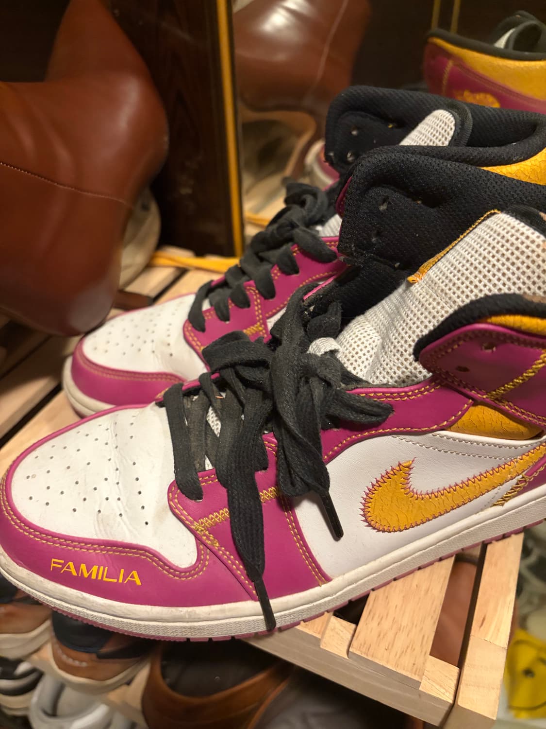 Jordan 1 Mid DOD Familia 상품이미지1