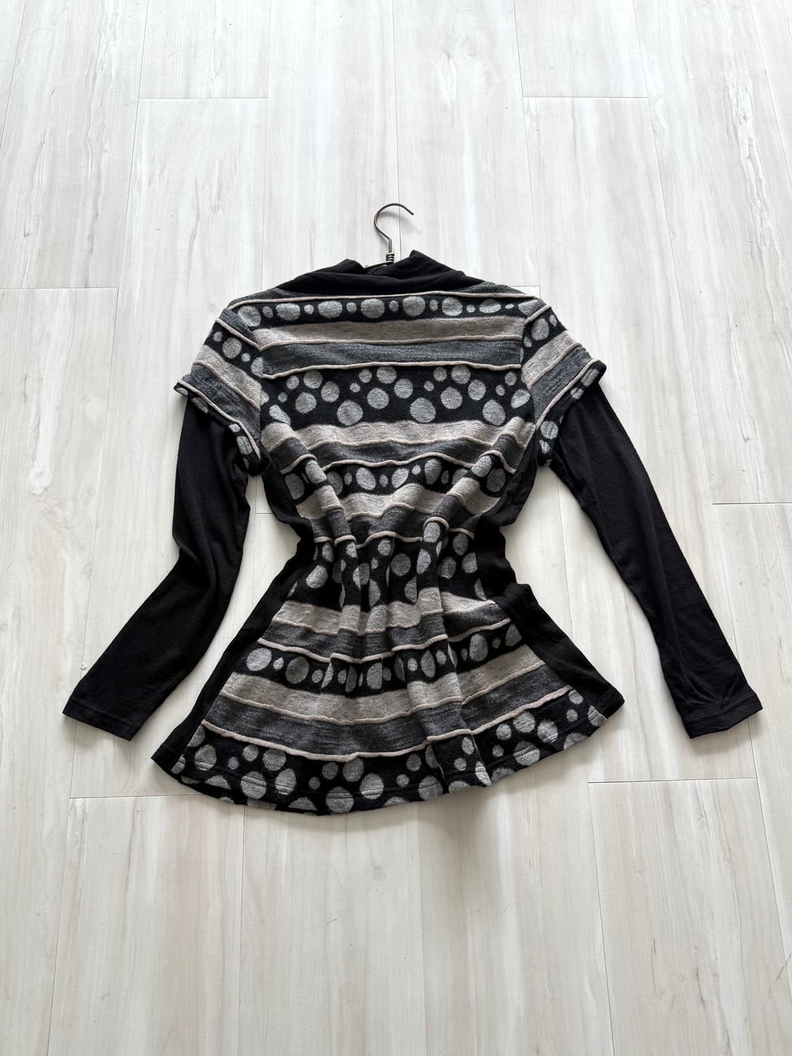 Dot stripe layered knit top 상품이미지4