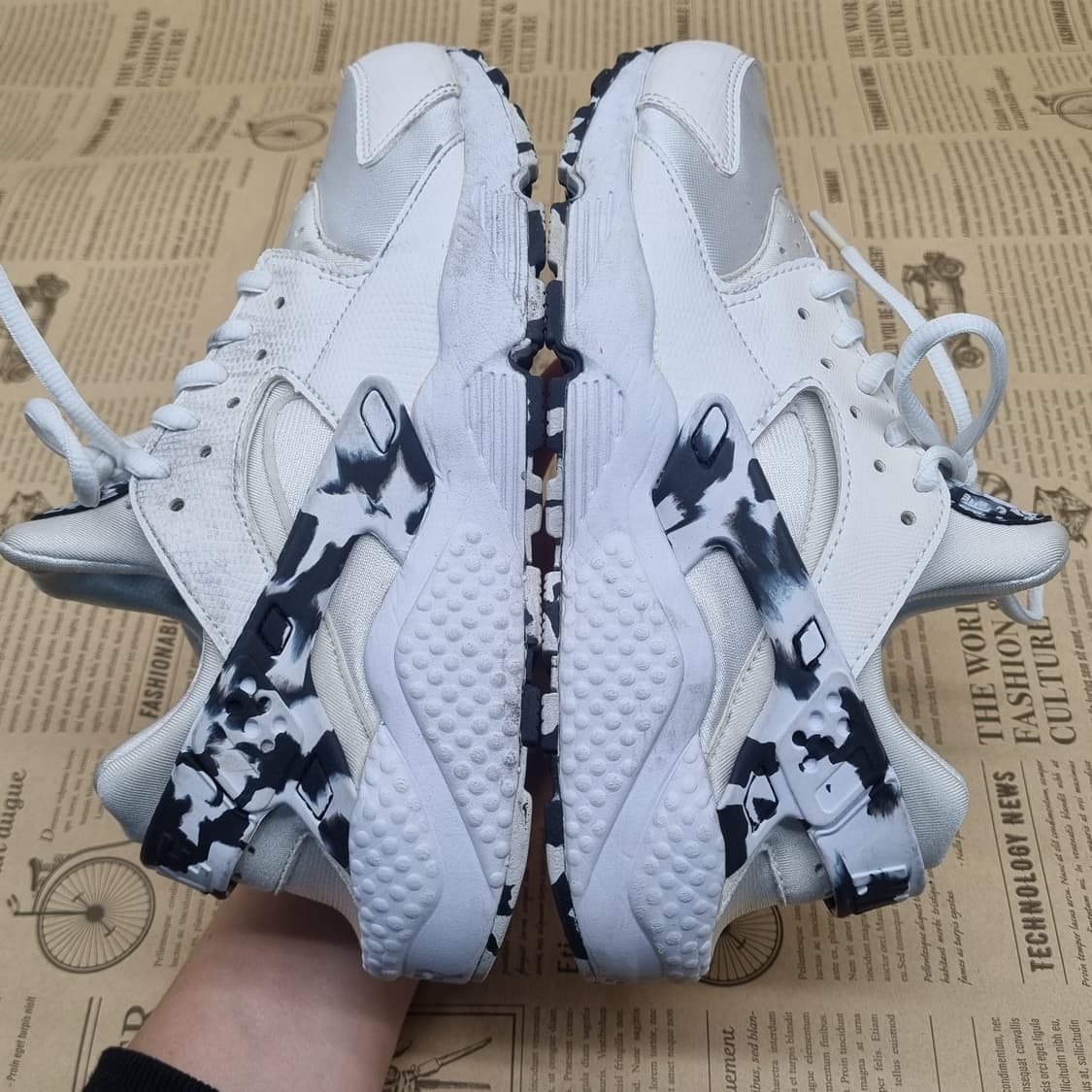 나이키 에어 허라취 여성운동화 실사이즈235 상품이미지5