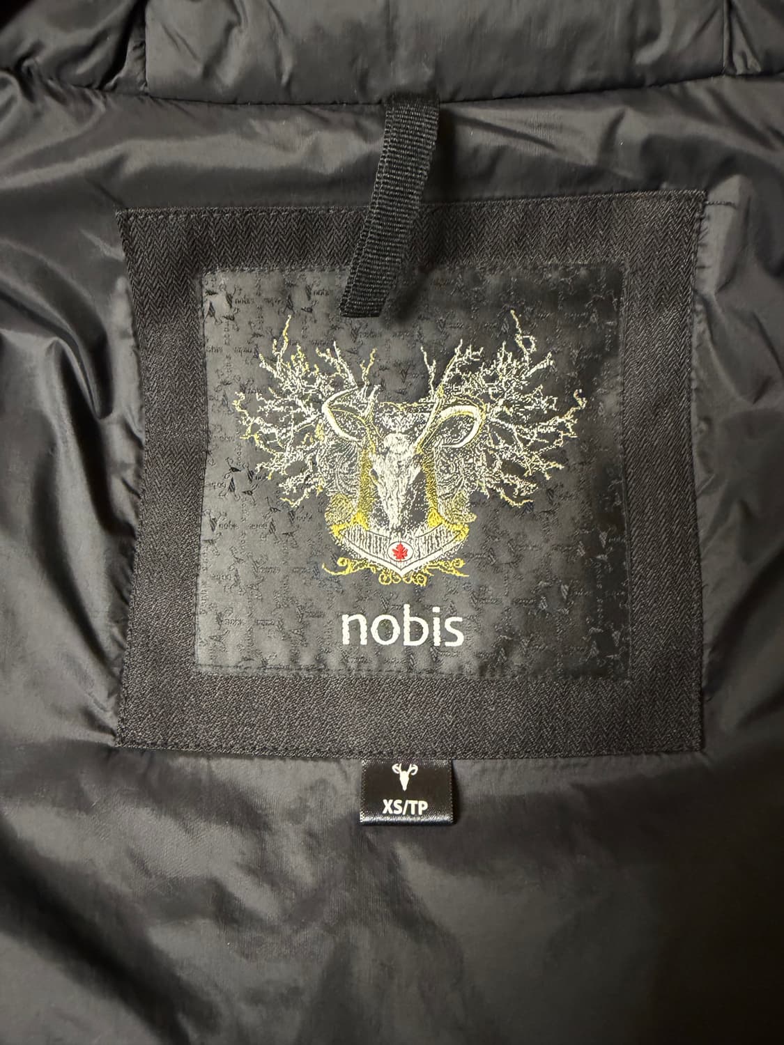 노비스 쉘비 블랙 XS 사이즈 판매합니다. 상품이미지4