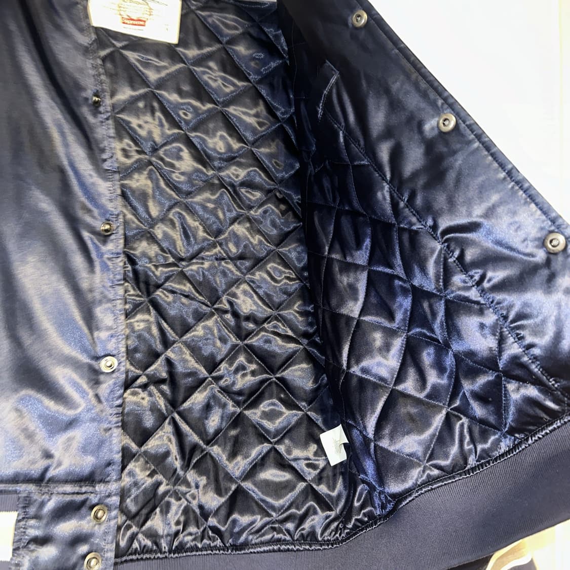 슈프림 x 챔피온 후드 사틴 바시티 자켓 상품이미지2