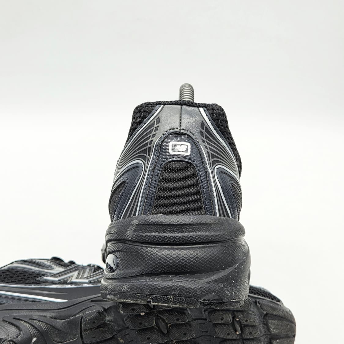 뉴발란스 740v2 블랙 실버 메탈릭 (285 D) 상품이미지2