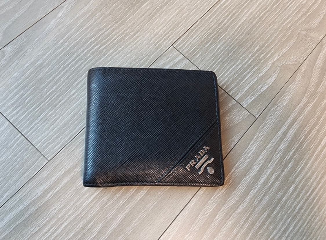 프라다 백화점 정품 남성 반지갑 팝니다 상품이미지2