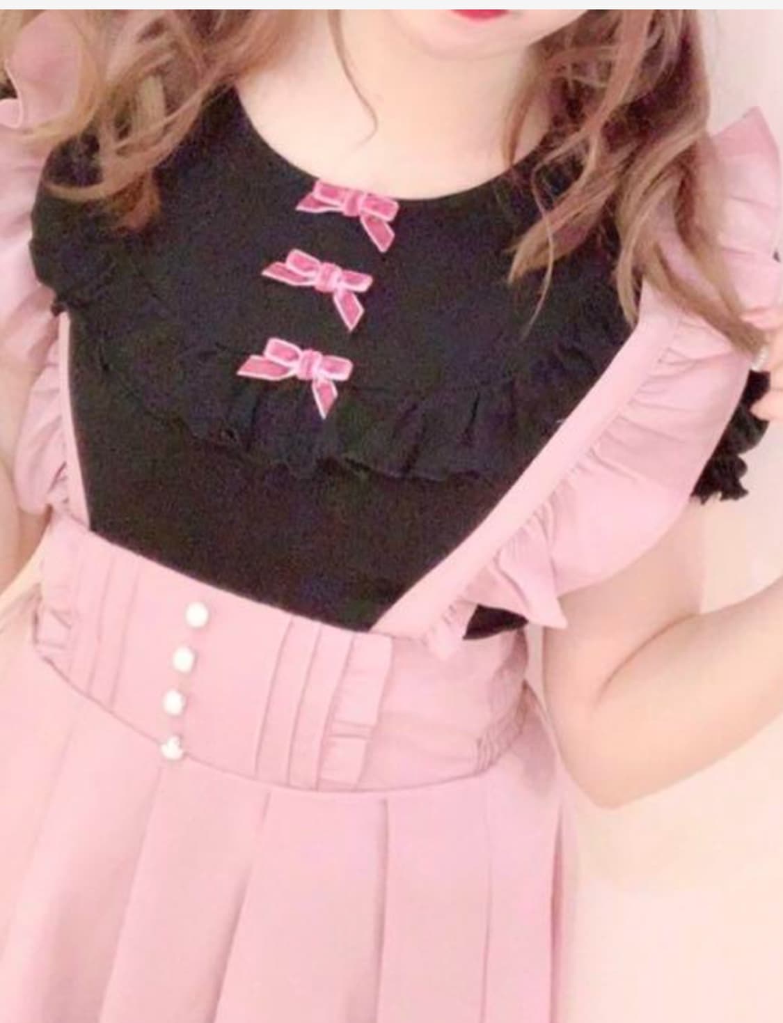 앙크루즈 벨벳 리본 프릴 티셔츠 상품이미지3