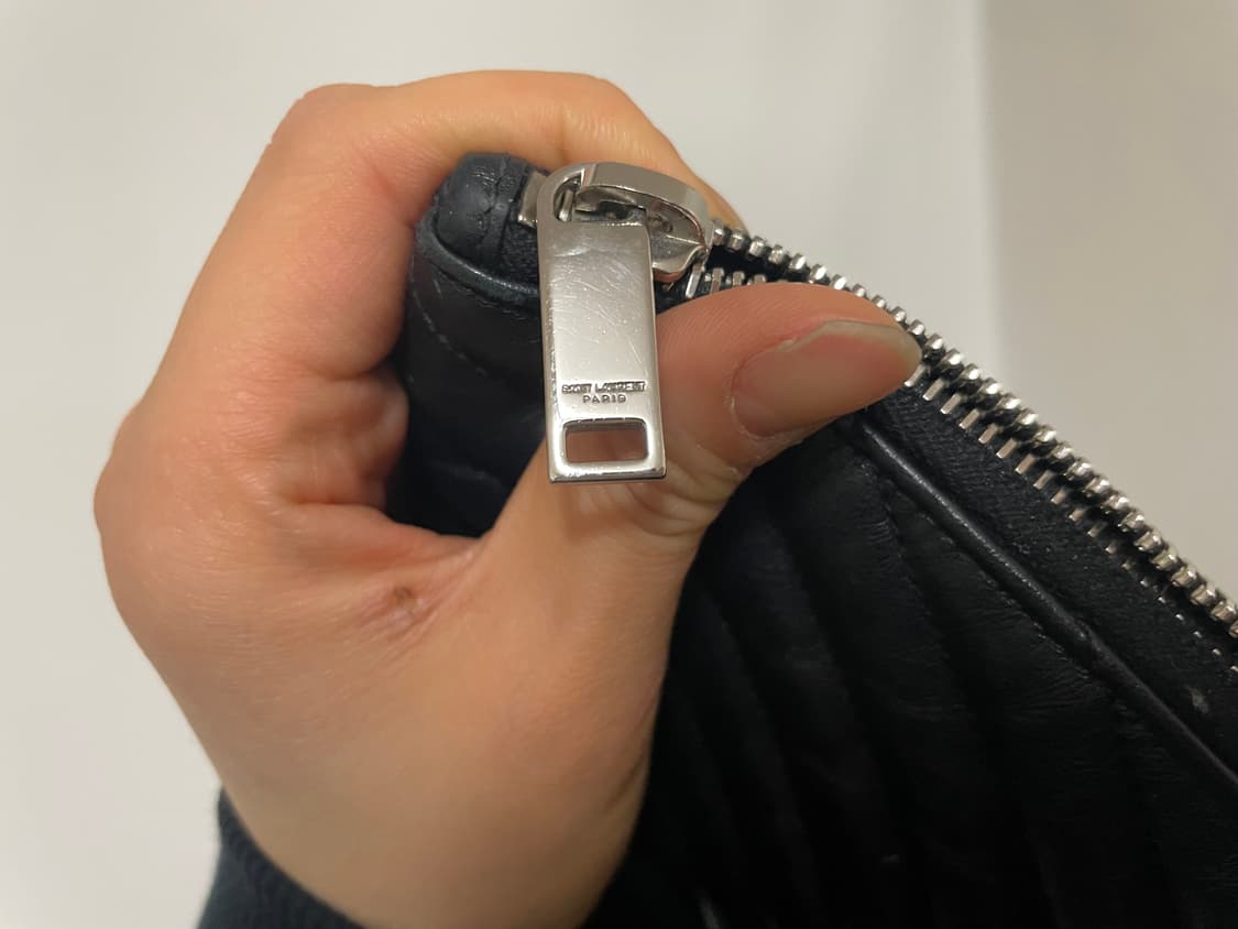 생로랑 마틀라세 빌 클러치 블랙 은장 상품이미지4