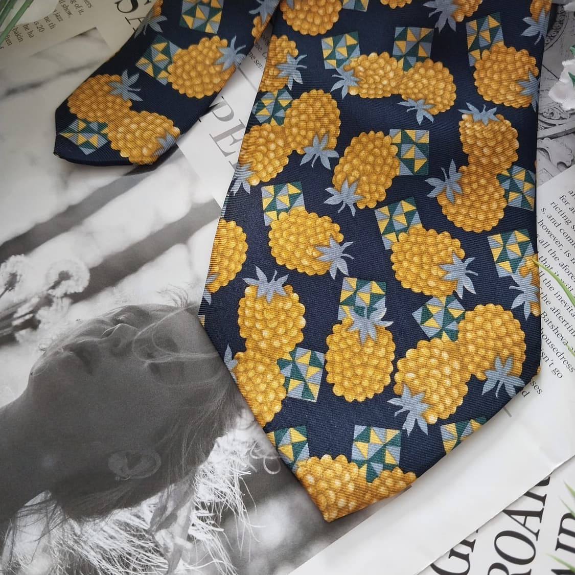 필아필 실크 네이비&옐로우 파인애플 넥타이 9.5cm A+등급 K1350 상품이미지3