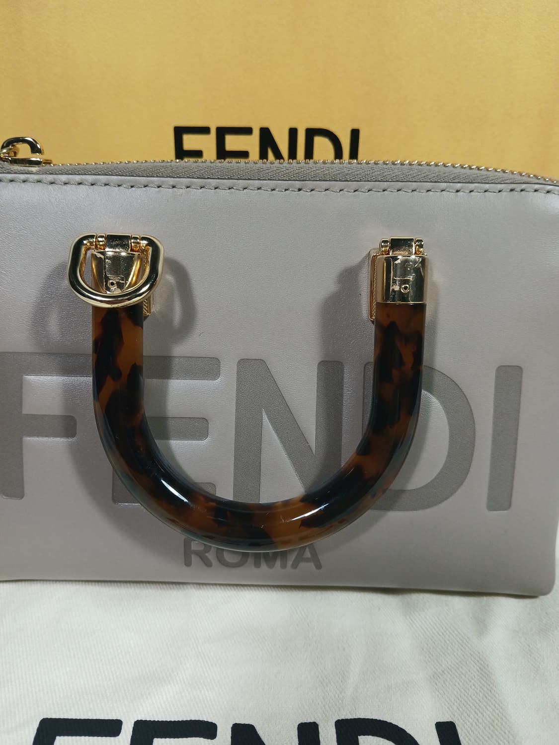 펜디 바이더웨이 토트백 미니 8BS067 상품이미지3