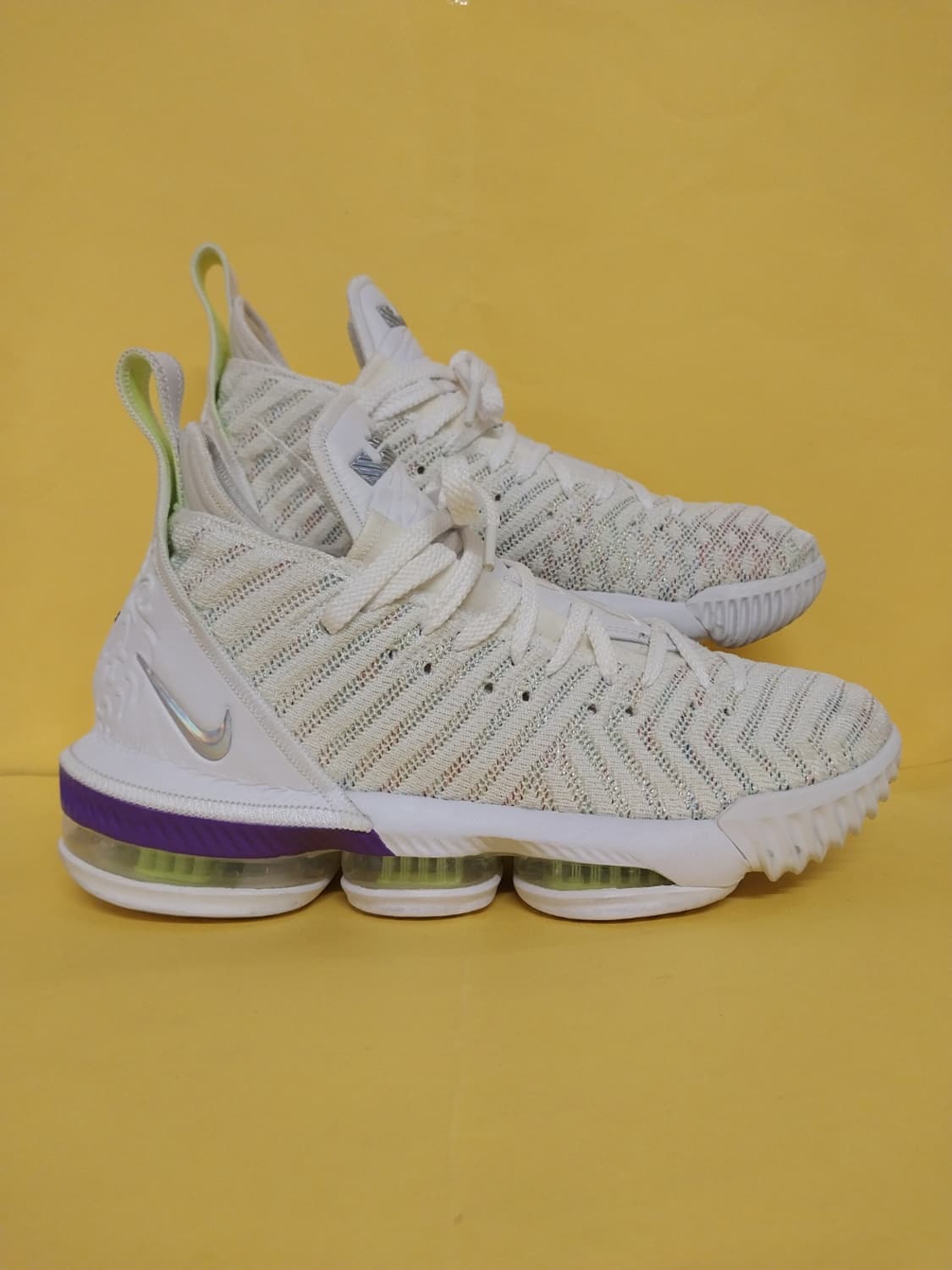 남성 나이키 르브론16 버즈라이트이어 농구화 (250) 상품이미지3