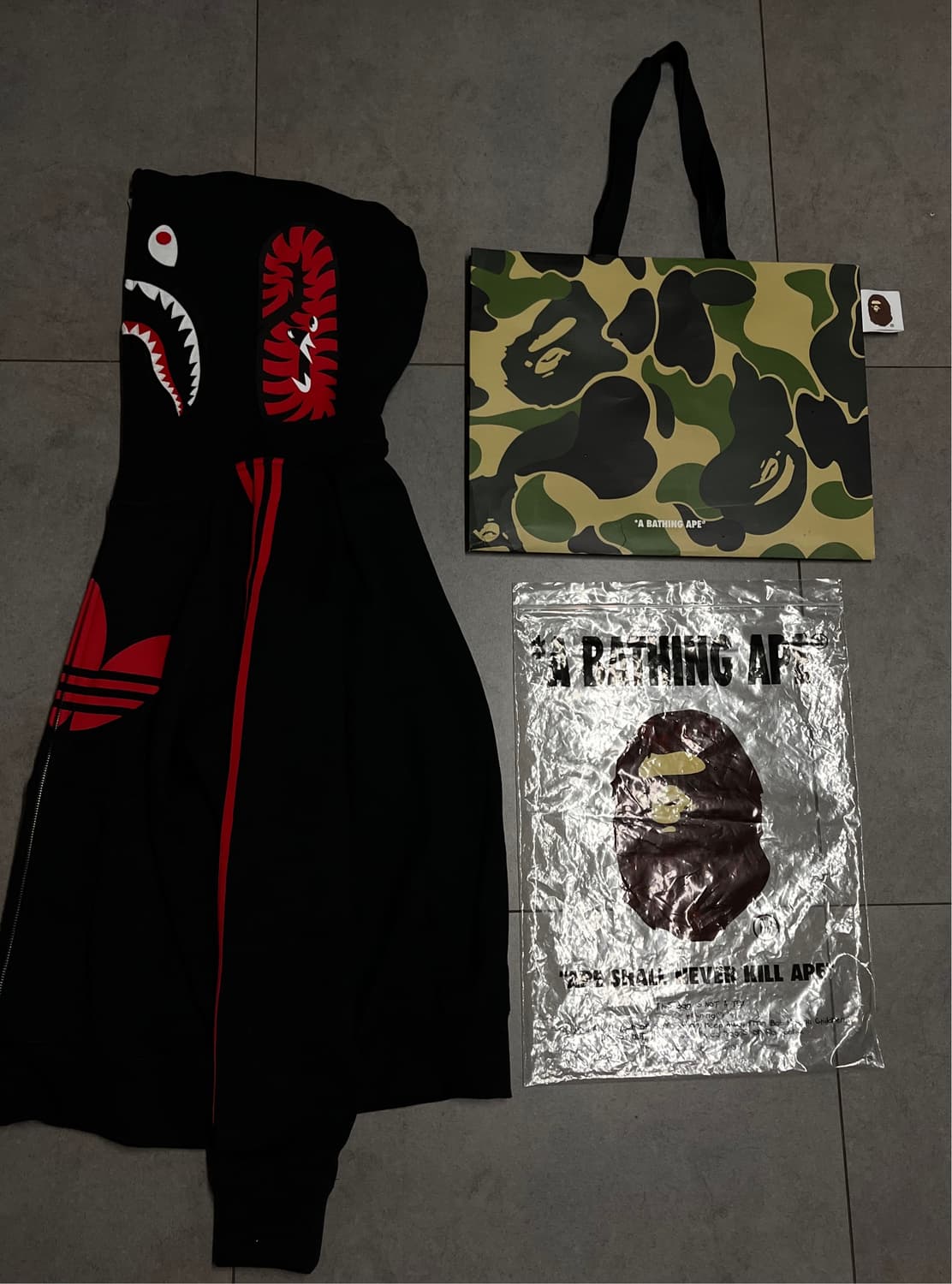 새상품  베이프 아디다스 흑계 콜라보 샤크 후드집업 상품이미지2