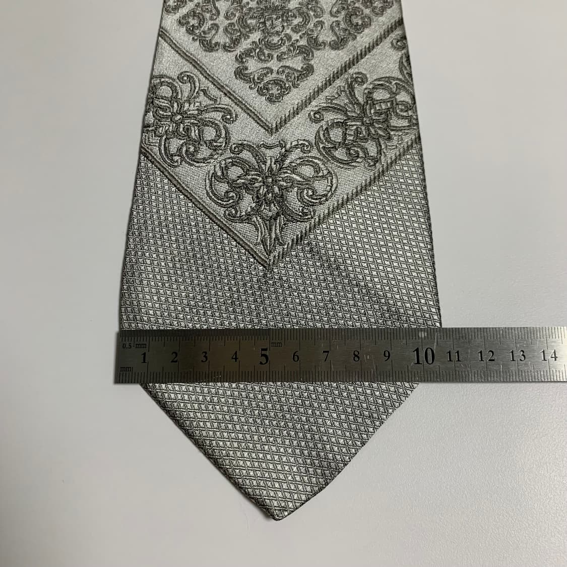 베르사체(VERSACE) 클래식 명품넥타이 모노그램 장폭 10.2cm 상품이미지10