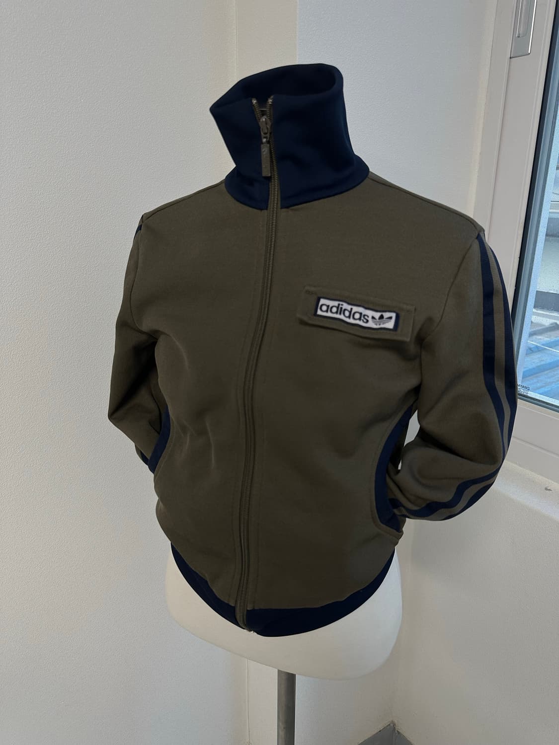 아디다스 딱붙 브뤼셀 카키 져지 대장급 상품이미지1