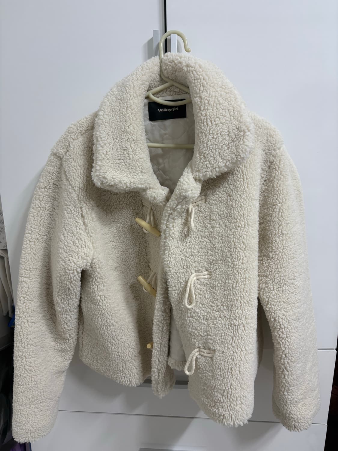 Valleygirl 뽀글이 숏 코트 아이보리 상품이미지1