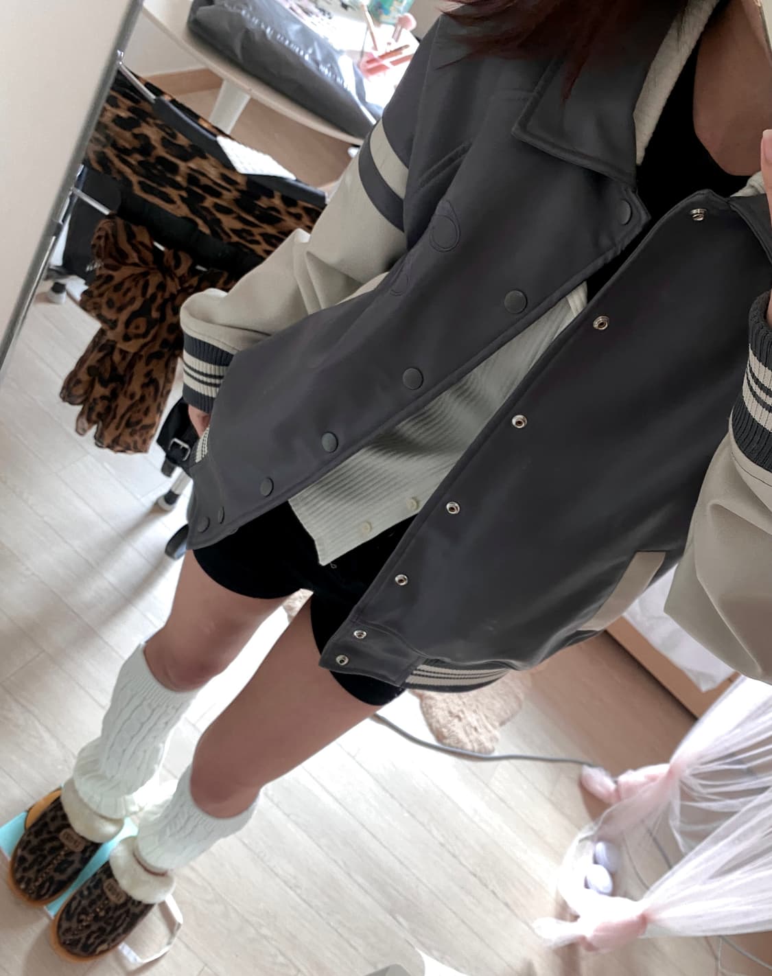 네스티팬시클럽 가죽재질 바시티재킷 상품이미지3