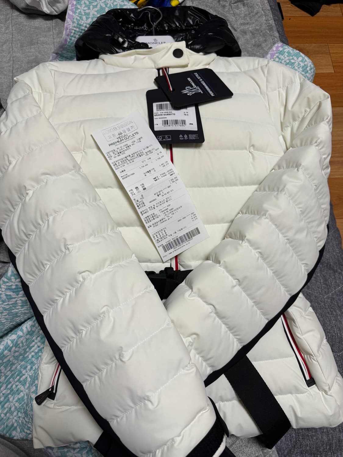 몽클레르 BRUCHE 화이트 여성 패딩 TG4 새상품 상품이미지1
