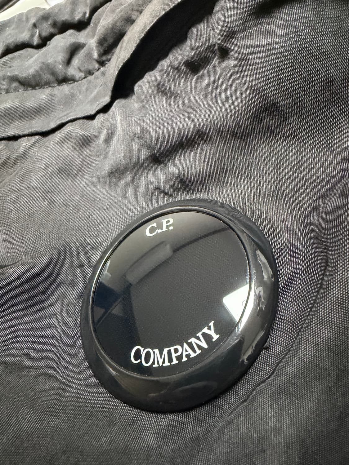 cp컴퍼니 크로스백 상품이미지4