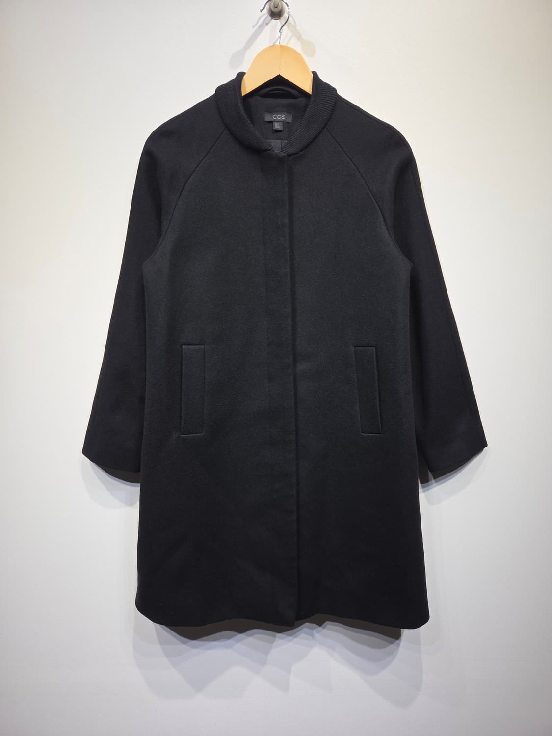 COS 코스 울 캐시미어 블렌드 봄버 넥 코트 상품이미지2