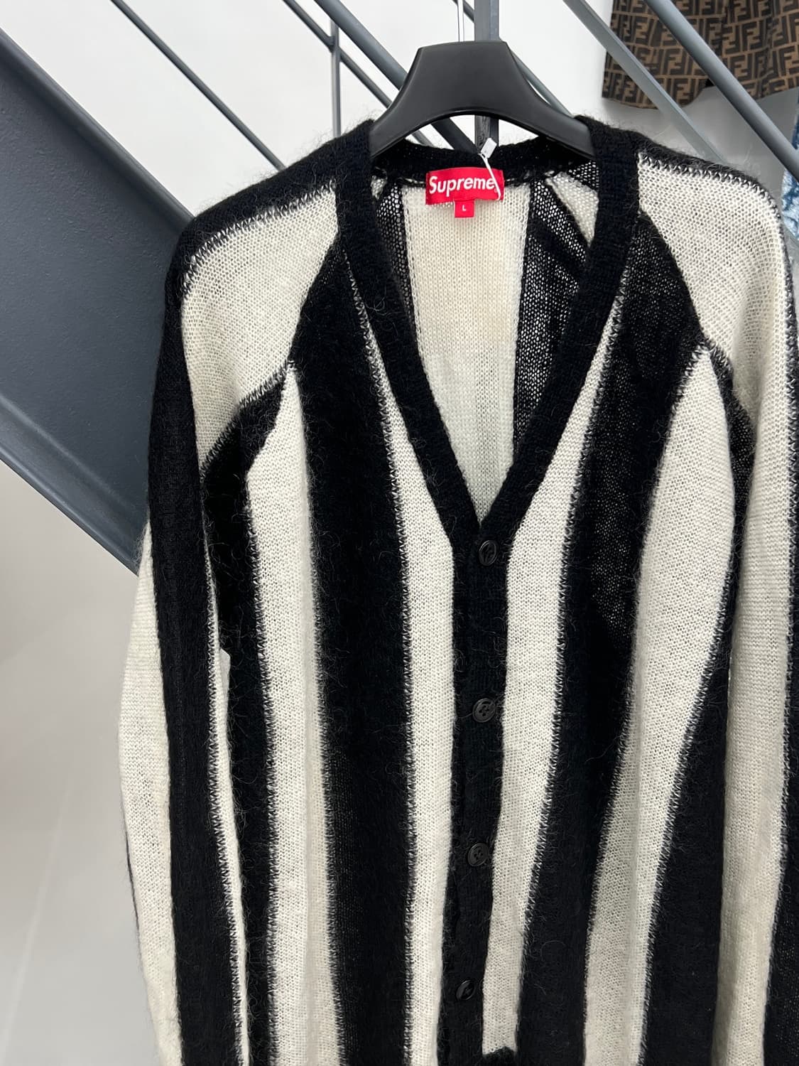 슈프림 13FW 스트라이프 모헤어 가디건 상품이미지3