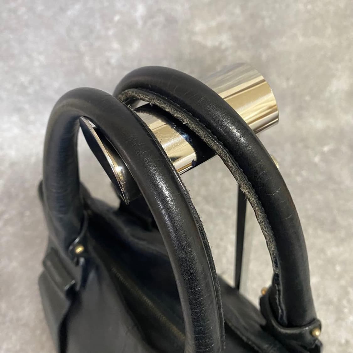 페라가모 가죽 버클 토트백 상품이미지6