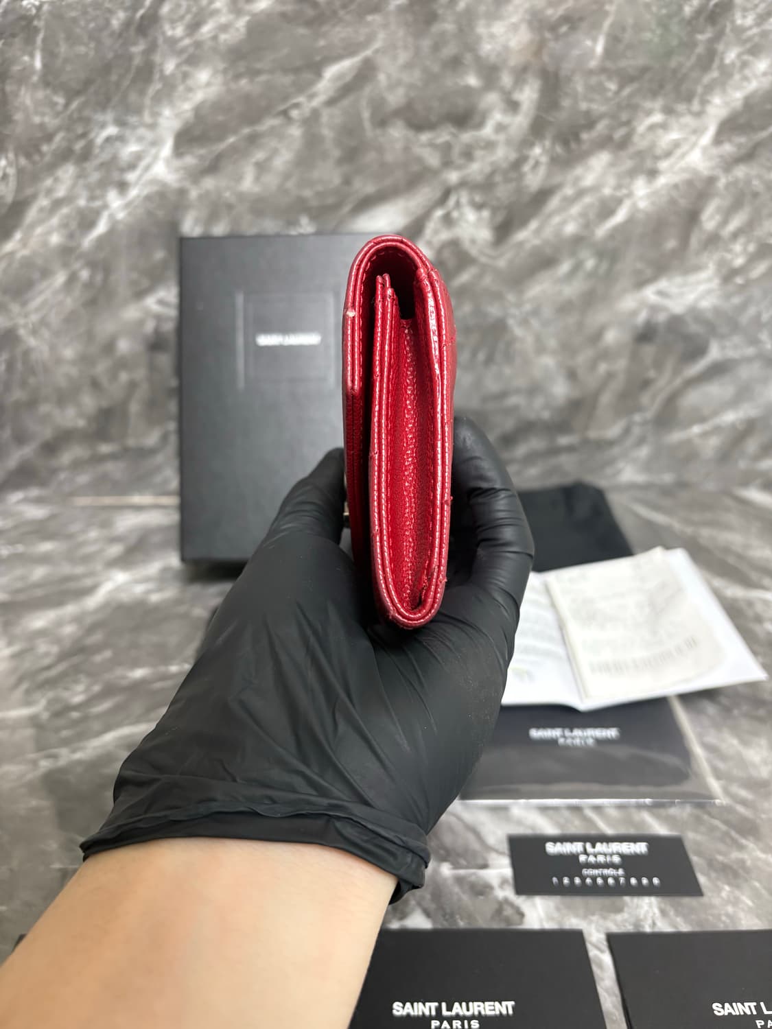 입생로랑 엔벨로프 마틀라세 반지갑 상품이미지5