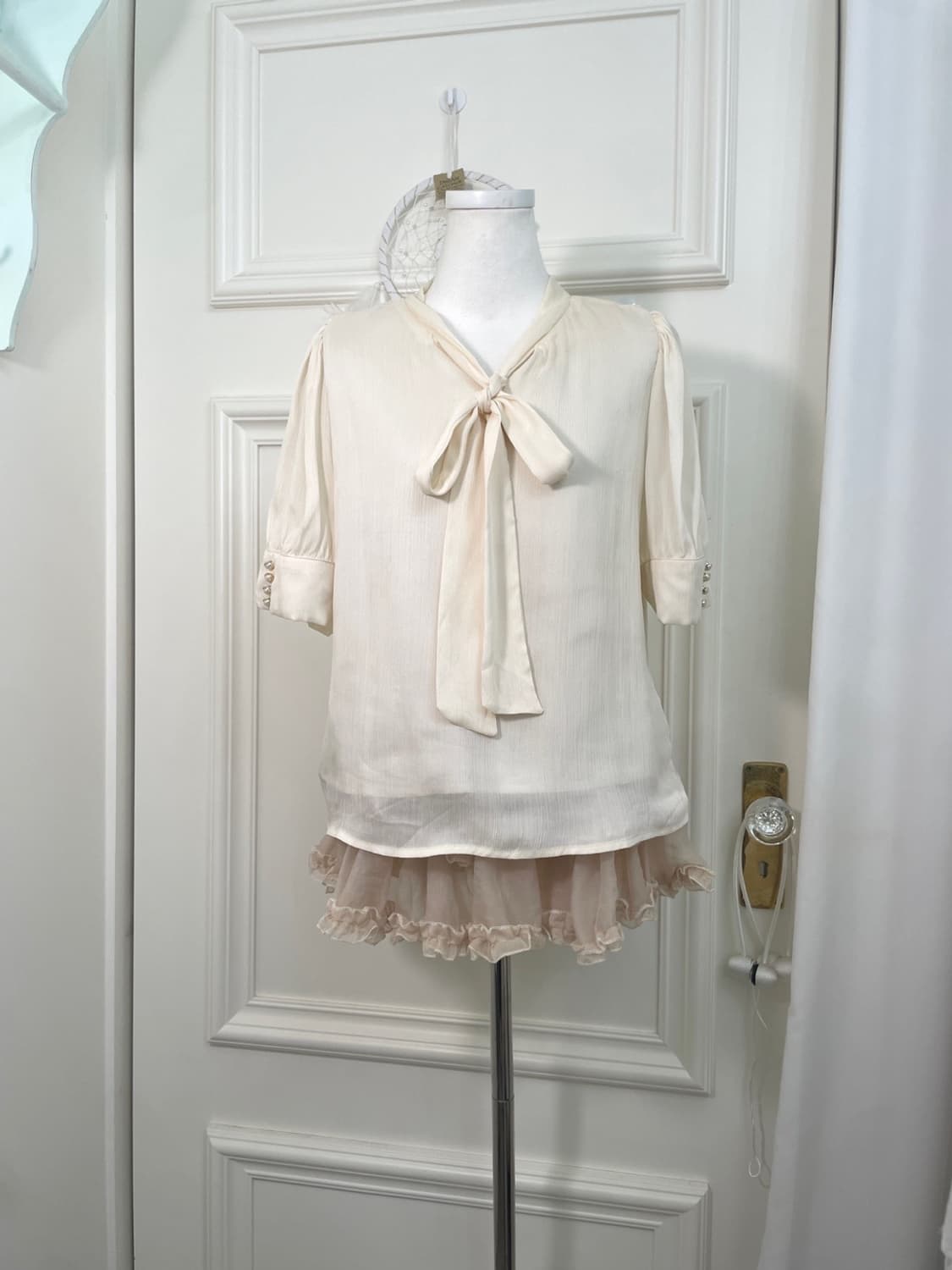coral ivory satin bow point blouse 상품이미지1