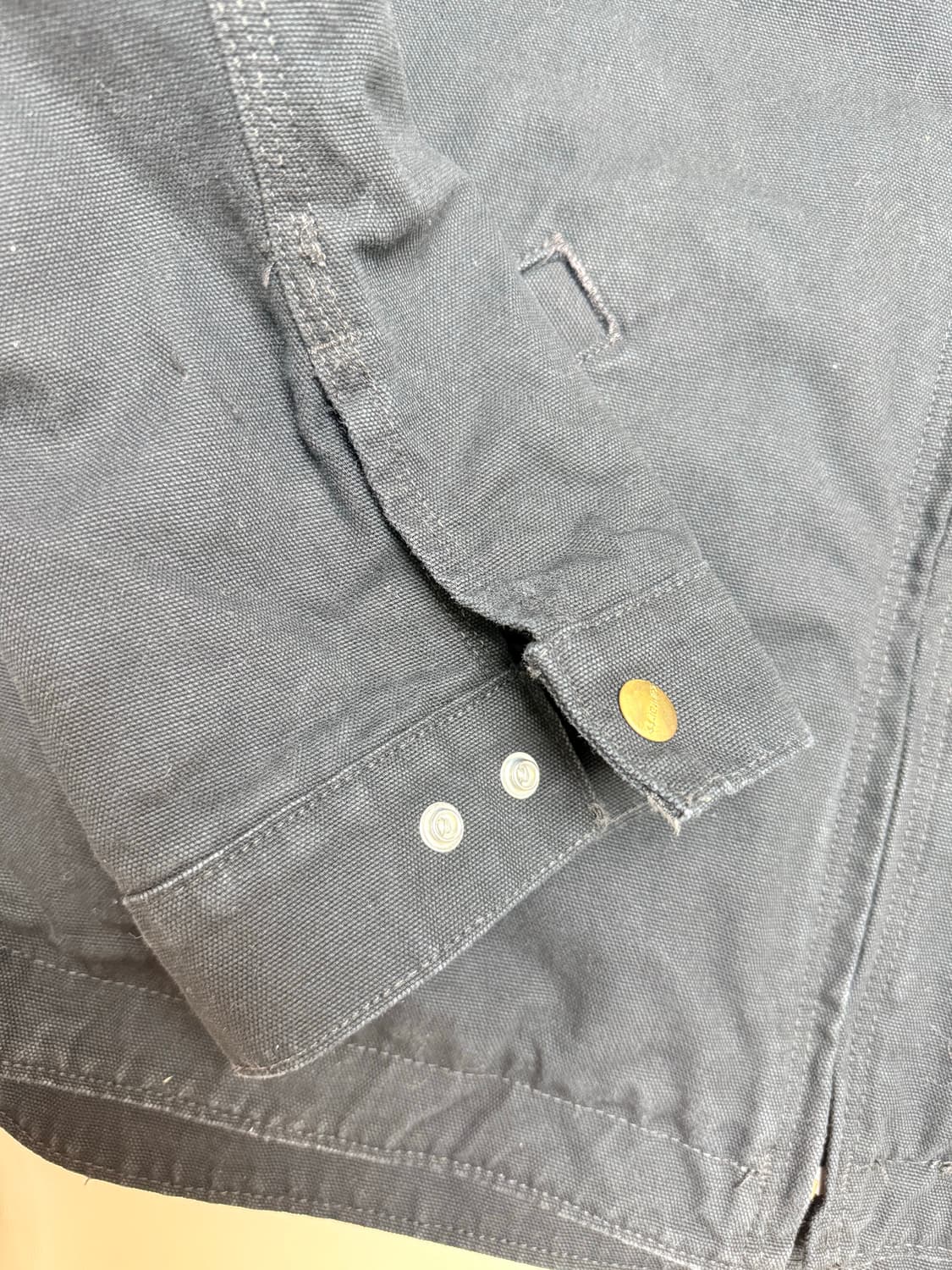 칼하트 덕다운 액티브 후드 워크자켓 검정 상품이미지5