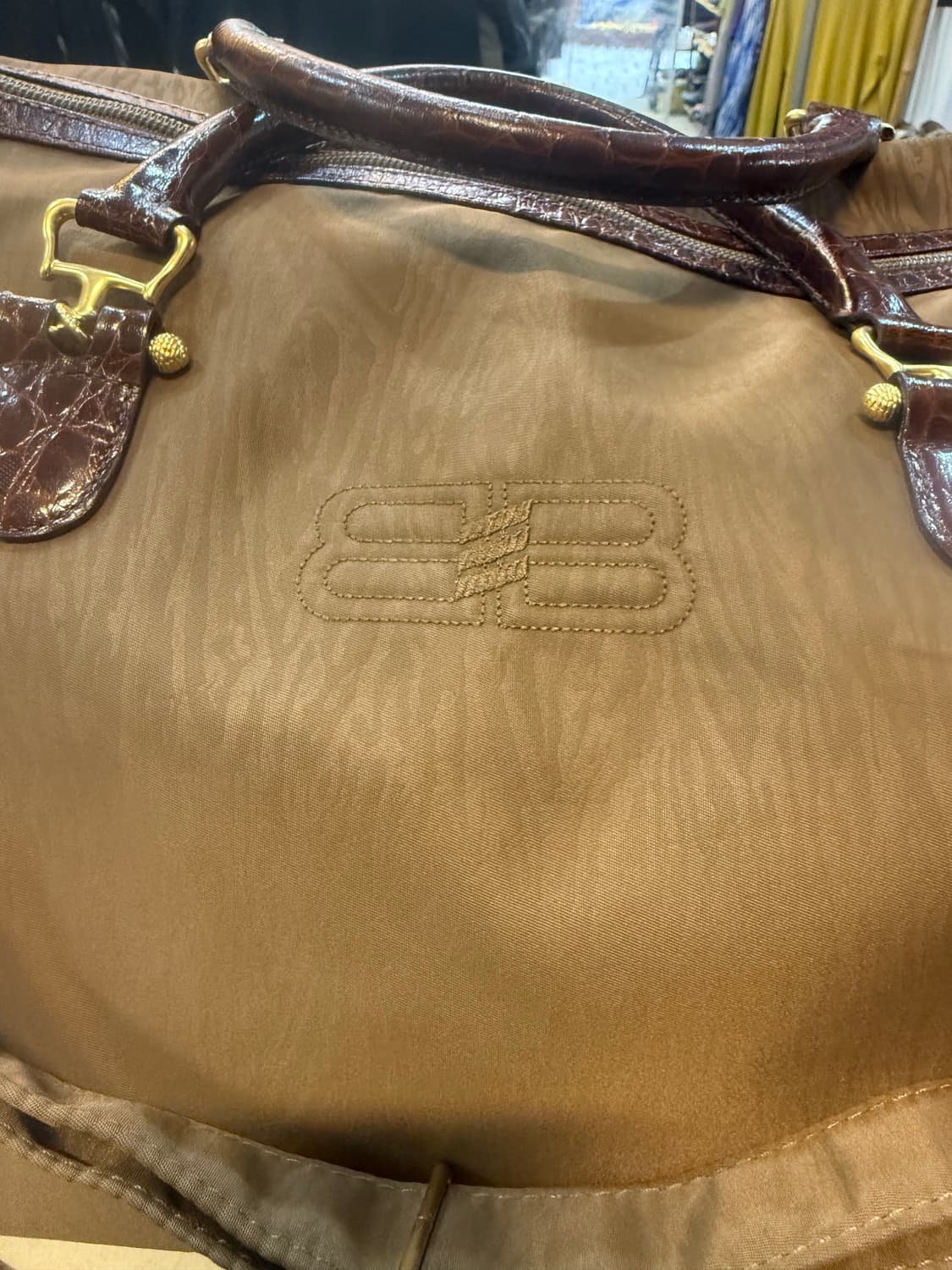 정품 발렌시아가 여행용 보스턴백 팝니다 상품이미지2