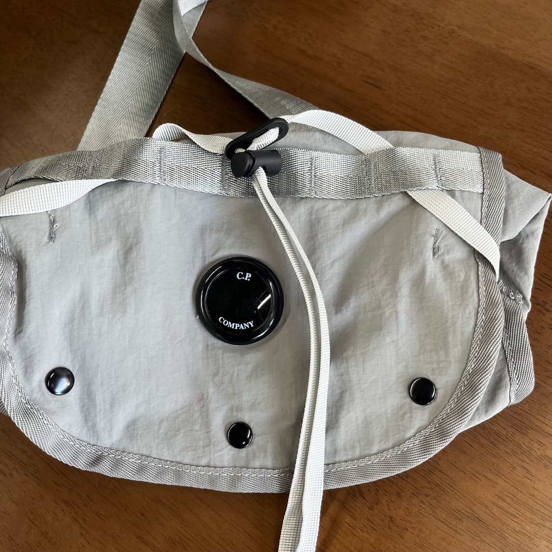 Cp컴퍼니 슬링백 상품이미지2