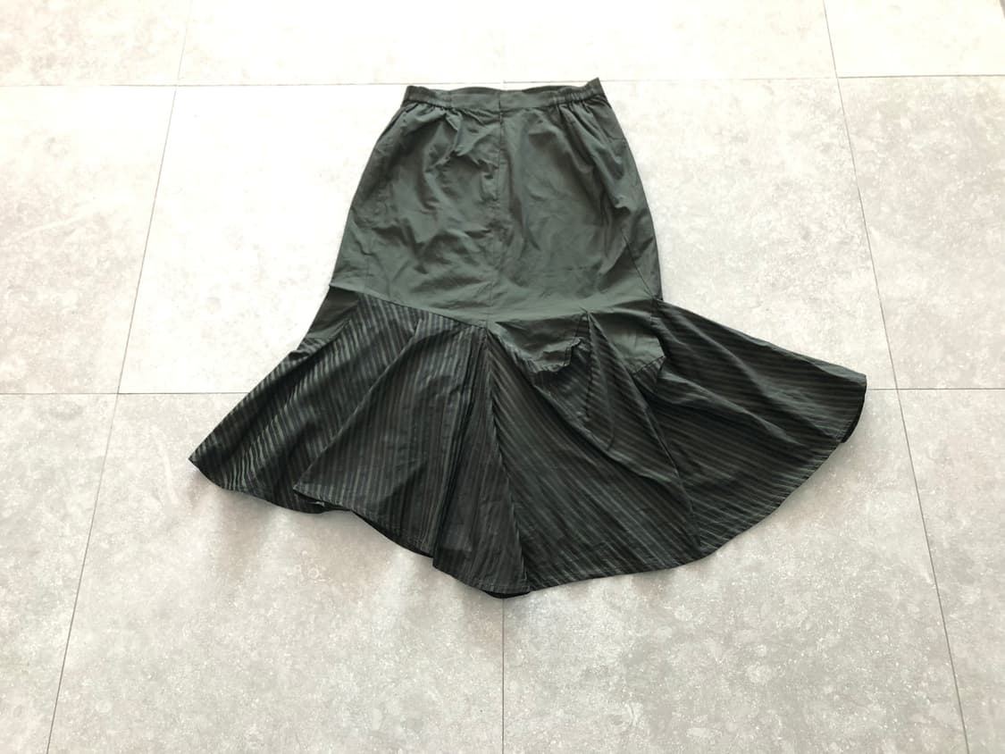 아카이브 무드 셔링 언발란스 스커트 상품이미지1