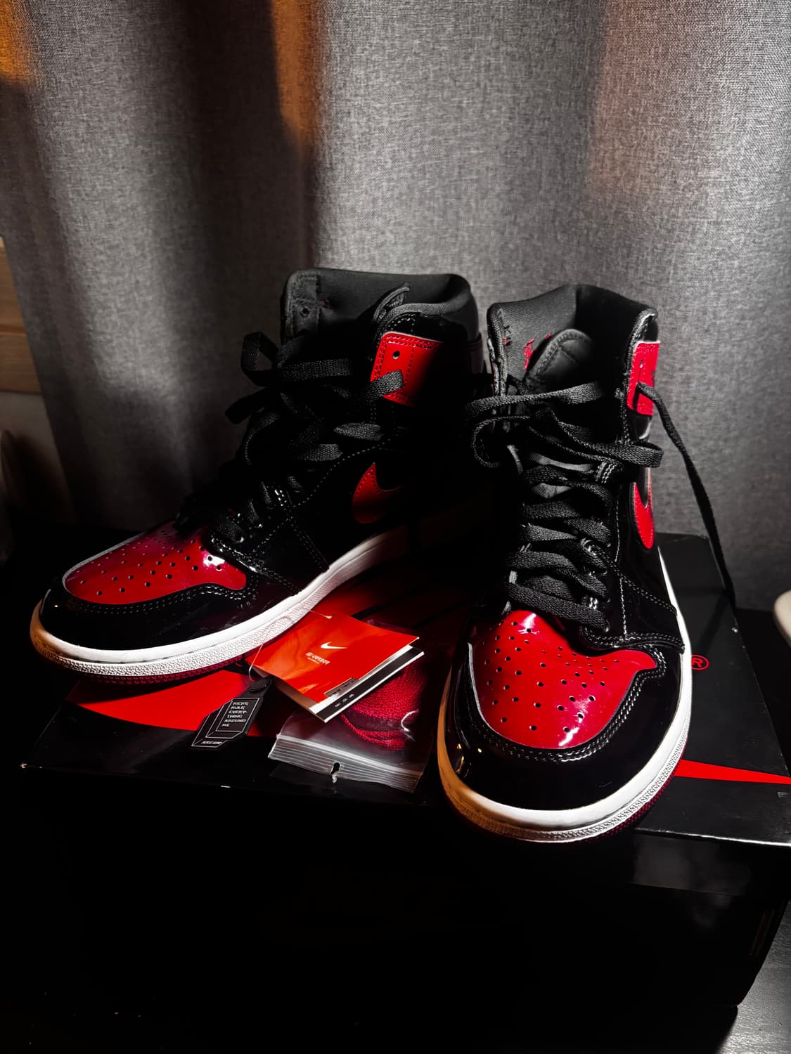 나이키 조던 1 레트로 하이 OG 페이던트 브레드 상품이미지2